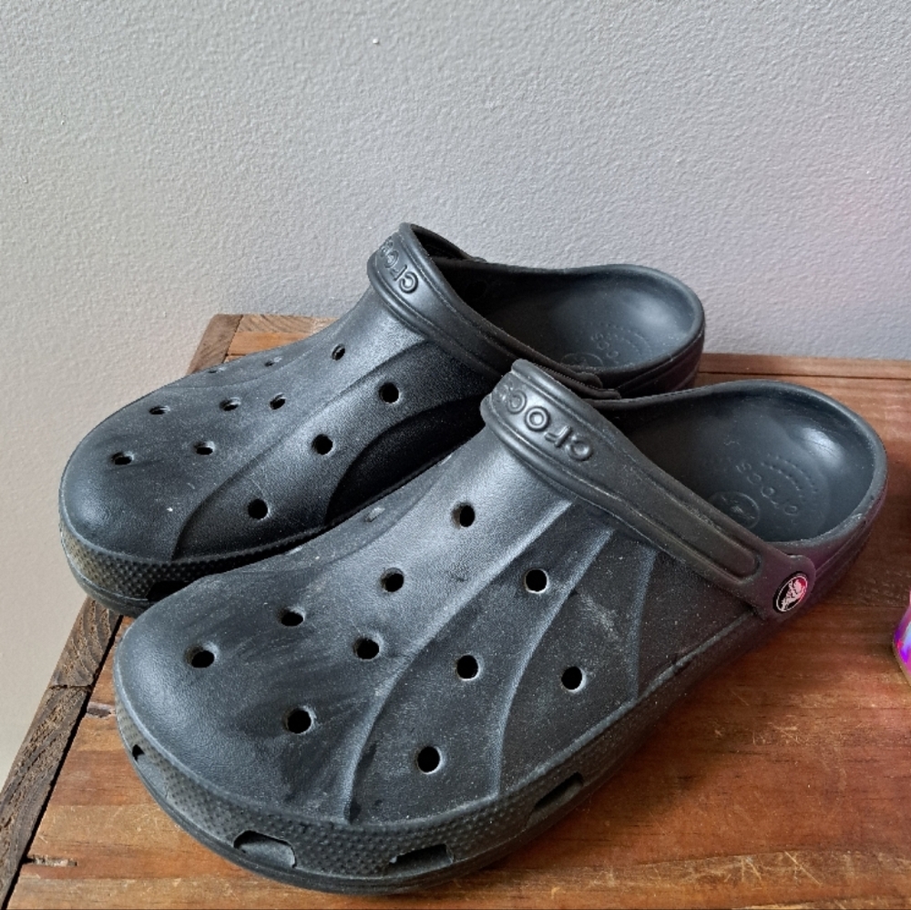 Crocs Black Classic Clogs